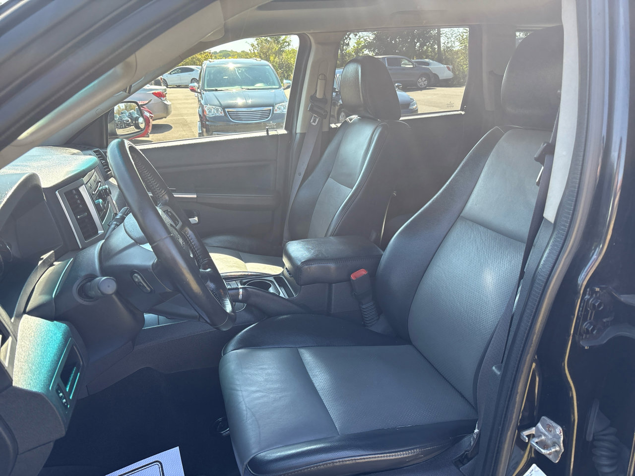 Used 2009 Jeep Grand Cherokee Laredo image 11