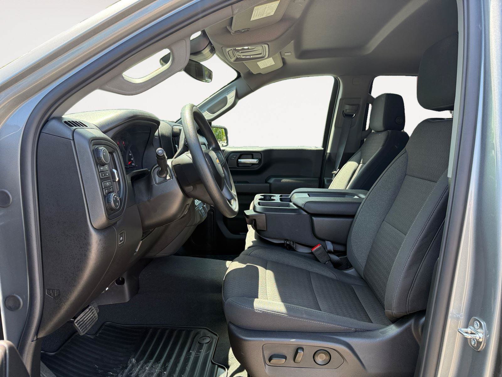 Used 2026 Chevrolet Silverado 1500 Custom w/ Turbomax Blackout Package AWD/4WD image 10