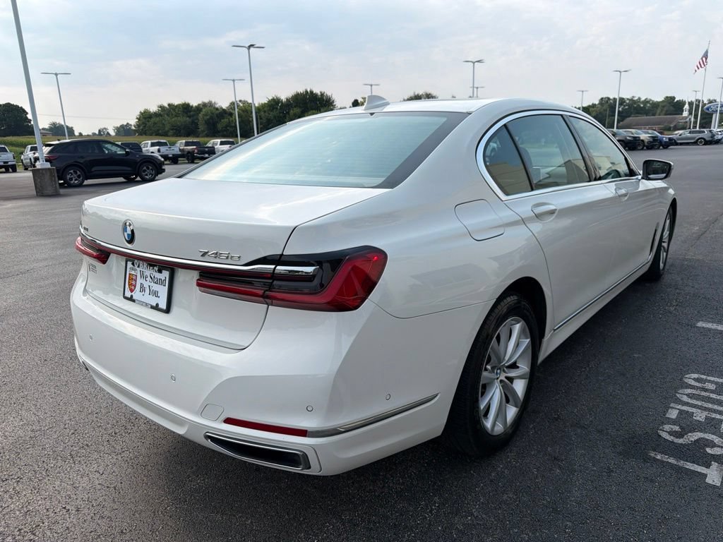 Used 2020 BMW 745e xDrive AWD/4WD image 5