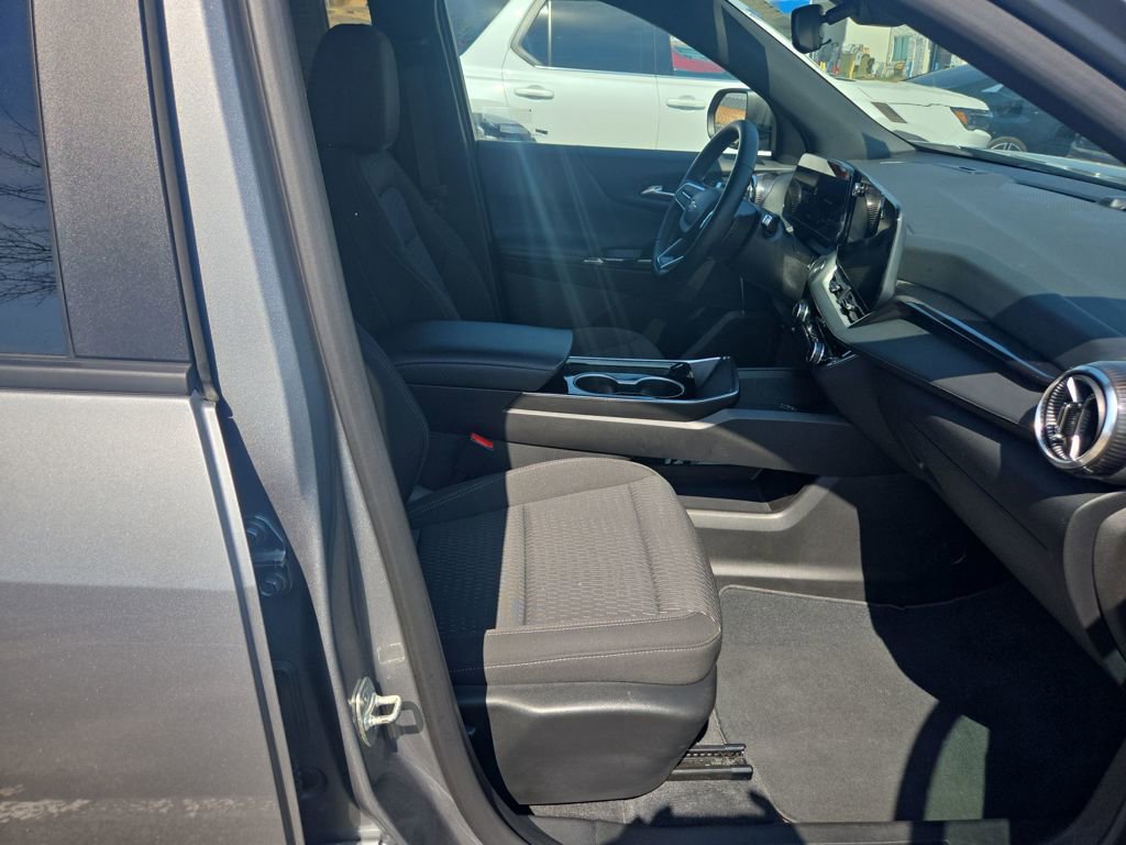 Used 2025 Chevrolet Equinox LT image 33