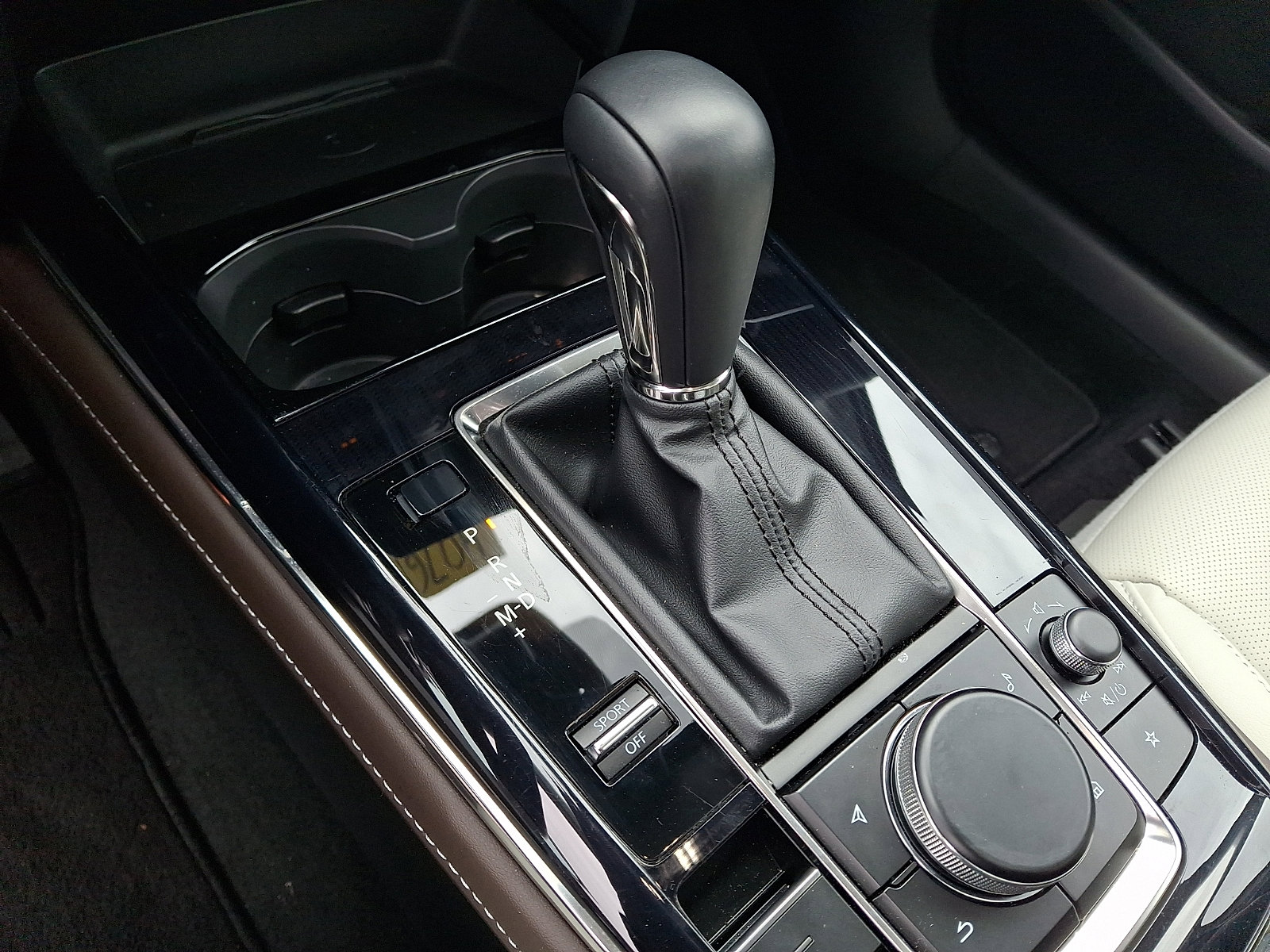 Certified 2025 MAZDA CX-30 AWD 2.5 S w/ Premium Package image 17