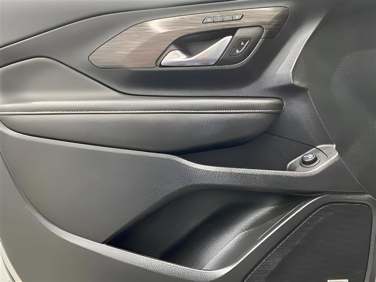 Used 2022 GMC Terrain SLT w/ Infotainment Package II image 9