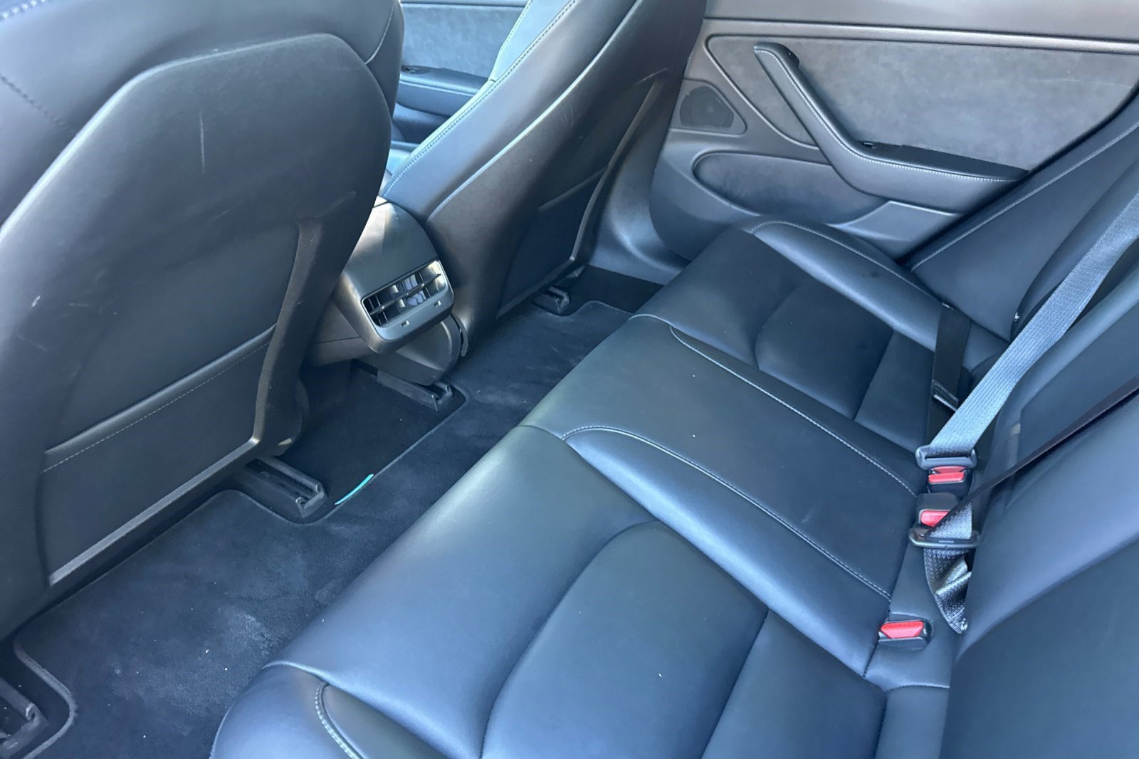 Used 2018 Tesla Model 3 Long Range RWD image 26