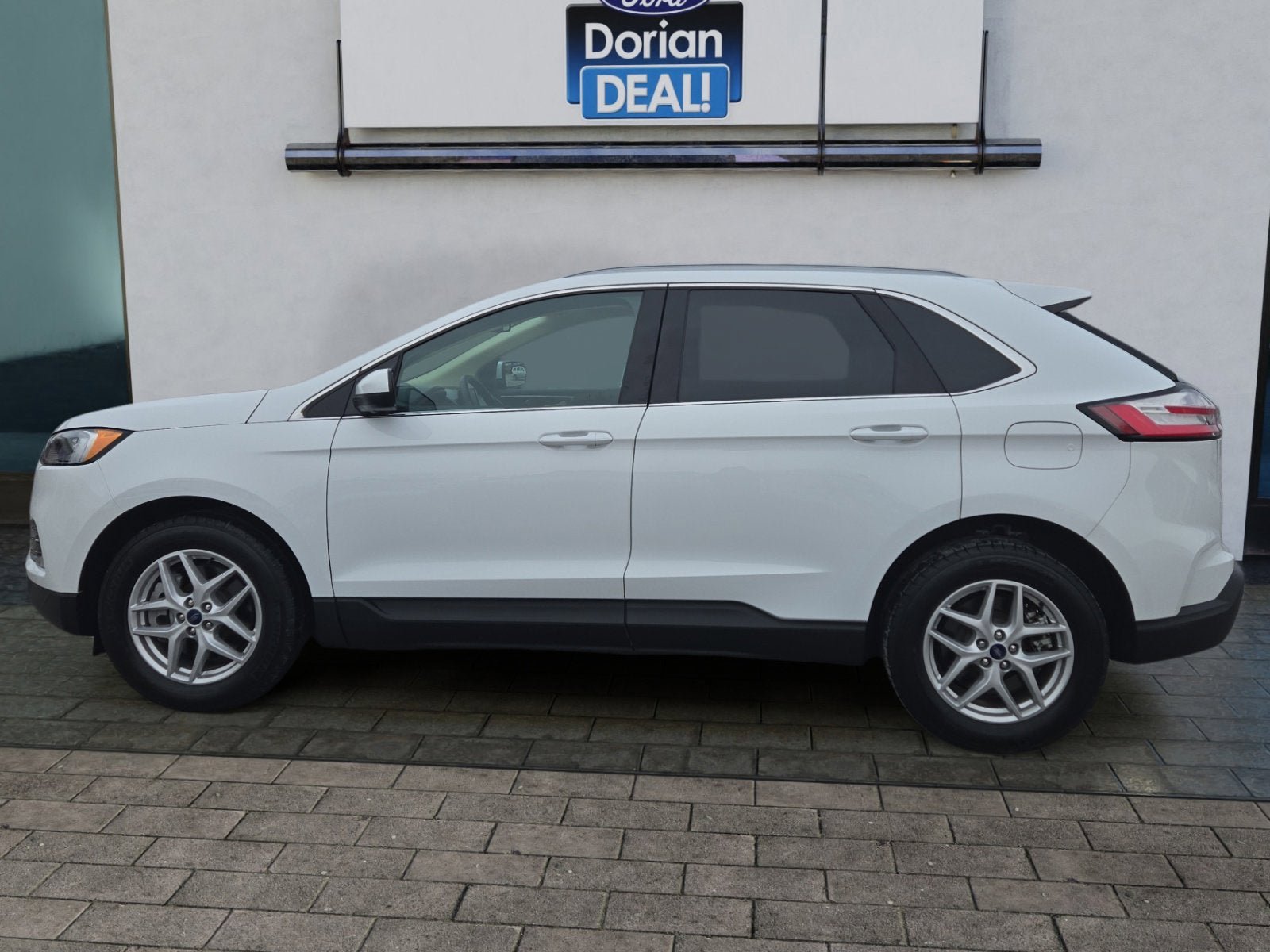 Certified 2022 Ford Edge SEL w/ Convenience Package AWD/4WD image 6