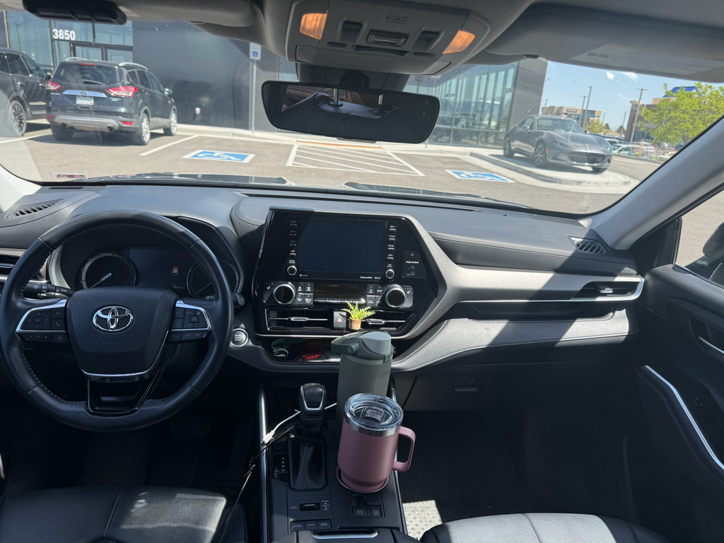 Used 2021 Toyota Highlander XLE image 10