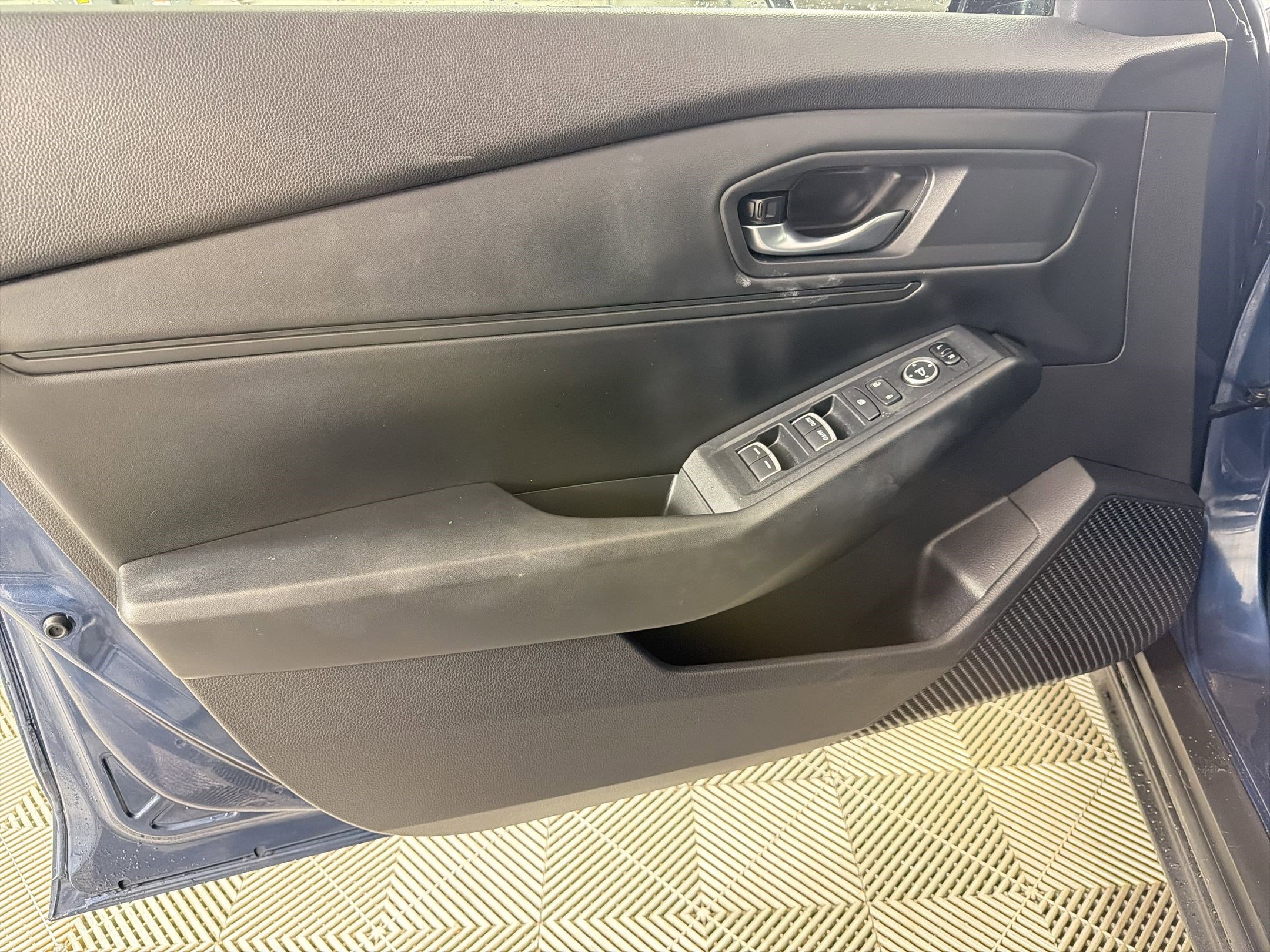 Certified 2023 Honda Accord EX image 13