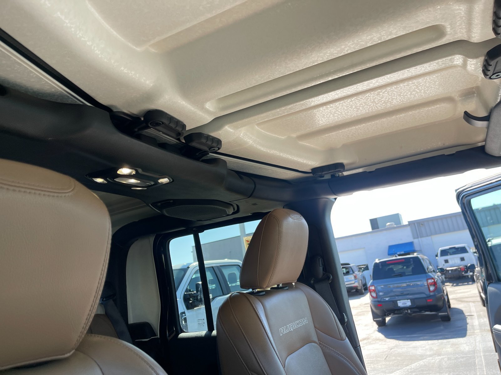 Used 2023 Jeep Gladiator Rubicon w/ LED Lighting Group AWD/4WD image 19