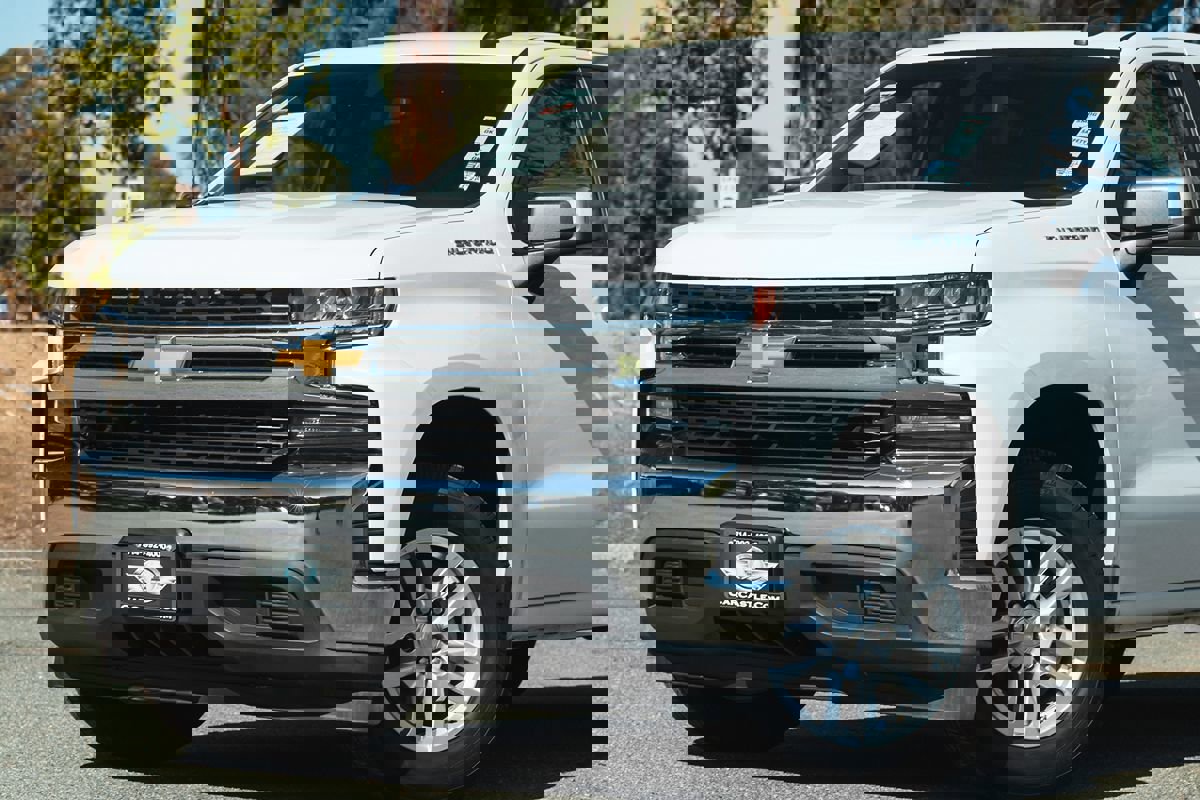 Used 2020 Chevrolet Silverado 1500 LT w/ All-Star Edition image 2