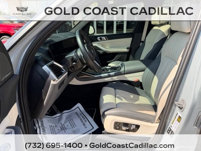 Used 2025 BMW X7 M60i AWD/4WD image 19