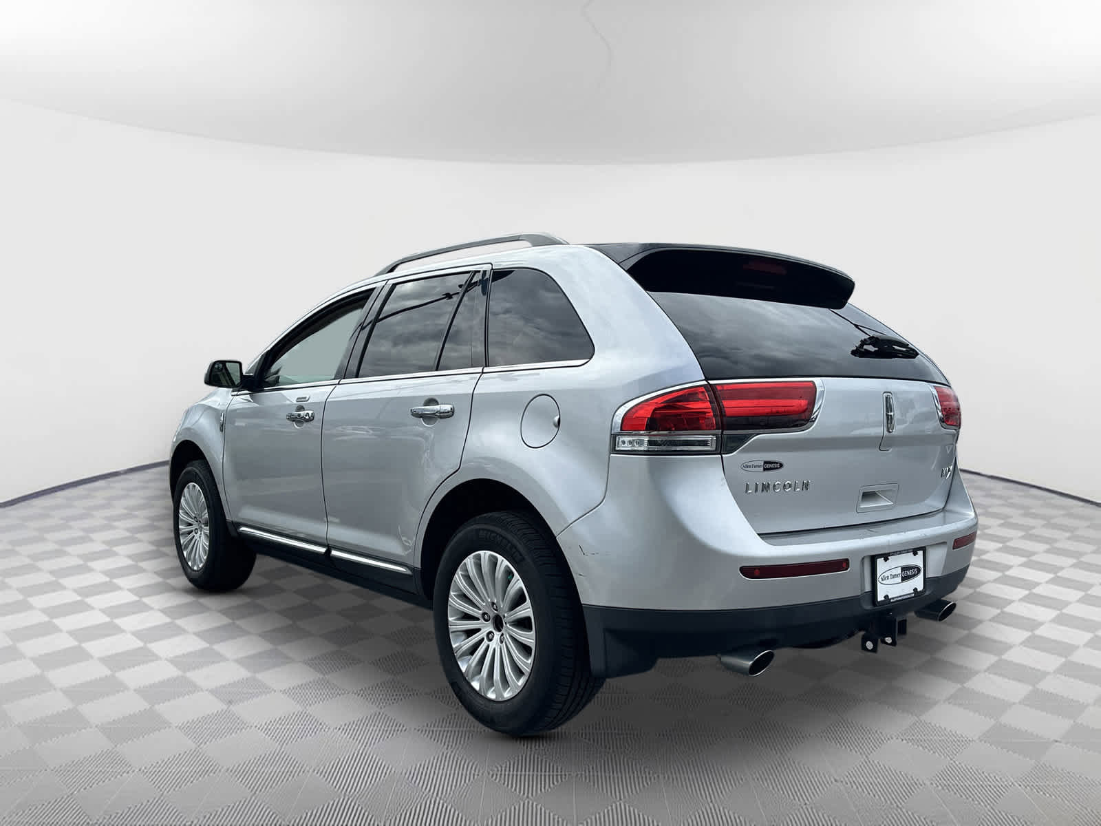 Used 2012 Lincoln MKX FWD w/ Class II Trailer Tow Pkg image 5