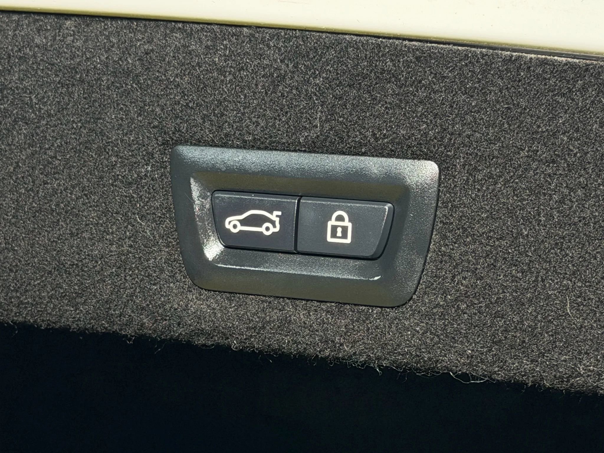 Used 2017 BMW 750i xDrive image 18