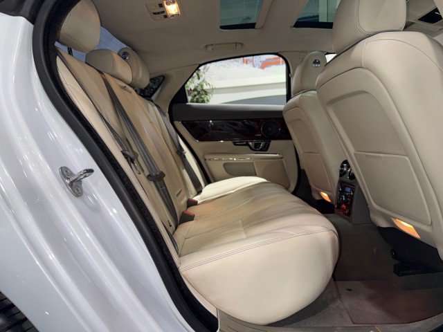 Used 2016 Jaguar XJ R-Sport RWD image 56