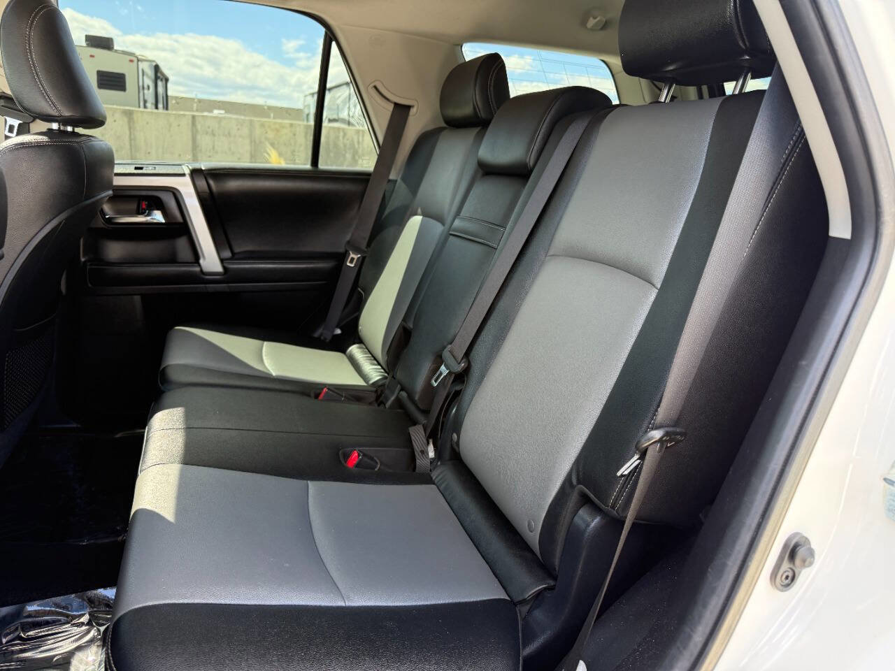 Used 2015 Toyota 4Runner SR5 Premium AWD/4WD image 19