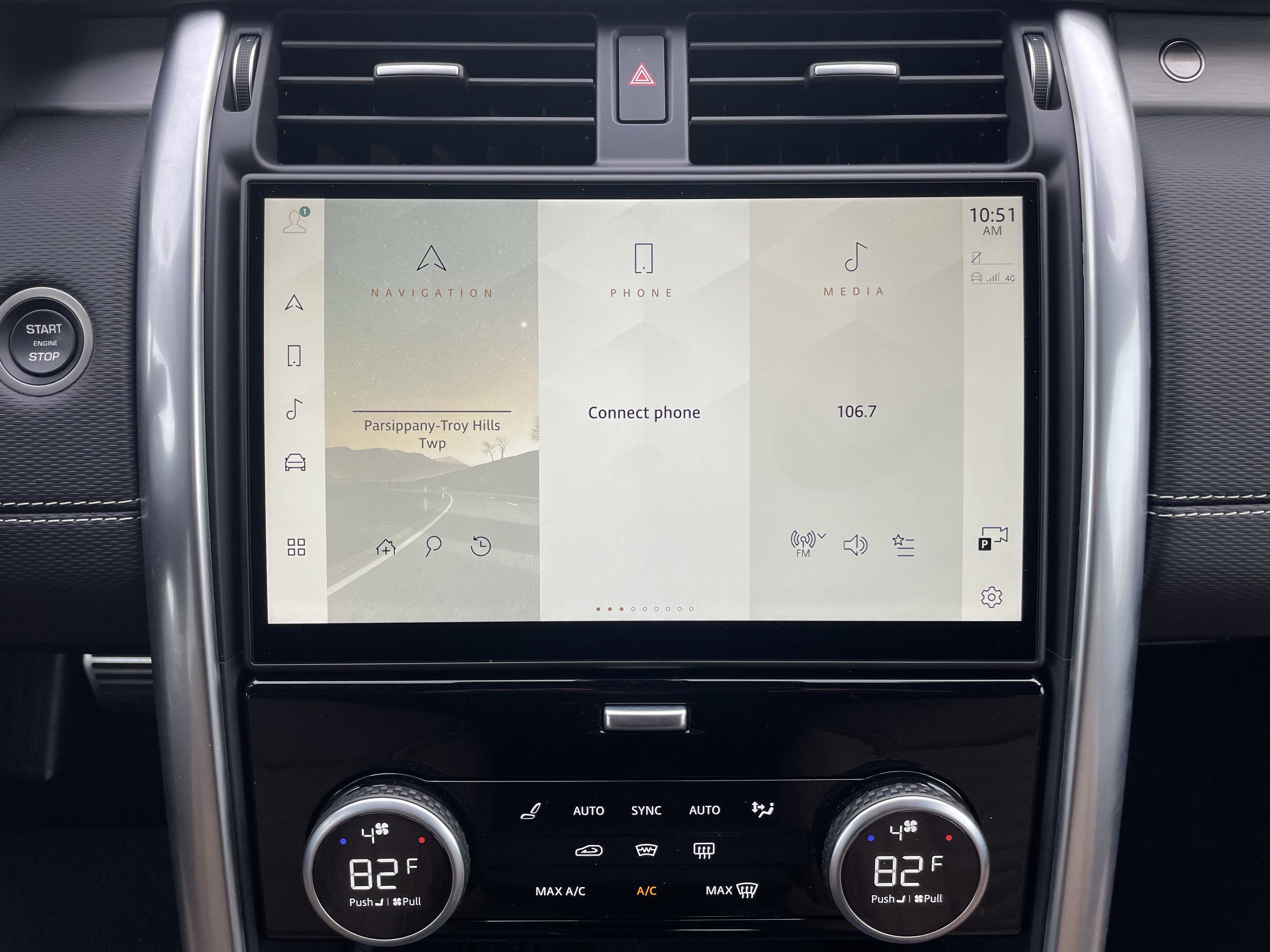 Certified 2024 Land Rover Discovery Dynamic SE image 19