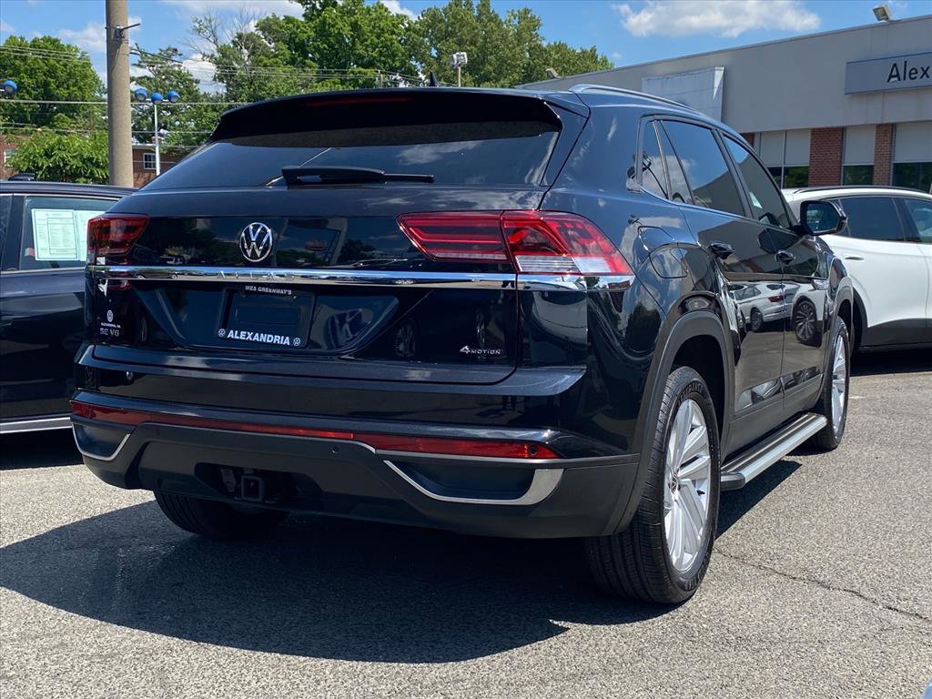 Certified 2023 Volkswagen Atlas Cross Sport SE w/ Panoramic Sunroof Package AWD/4WD image 3