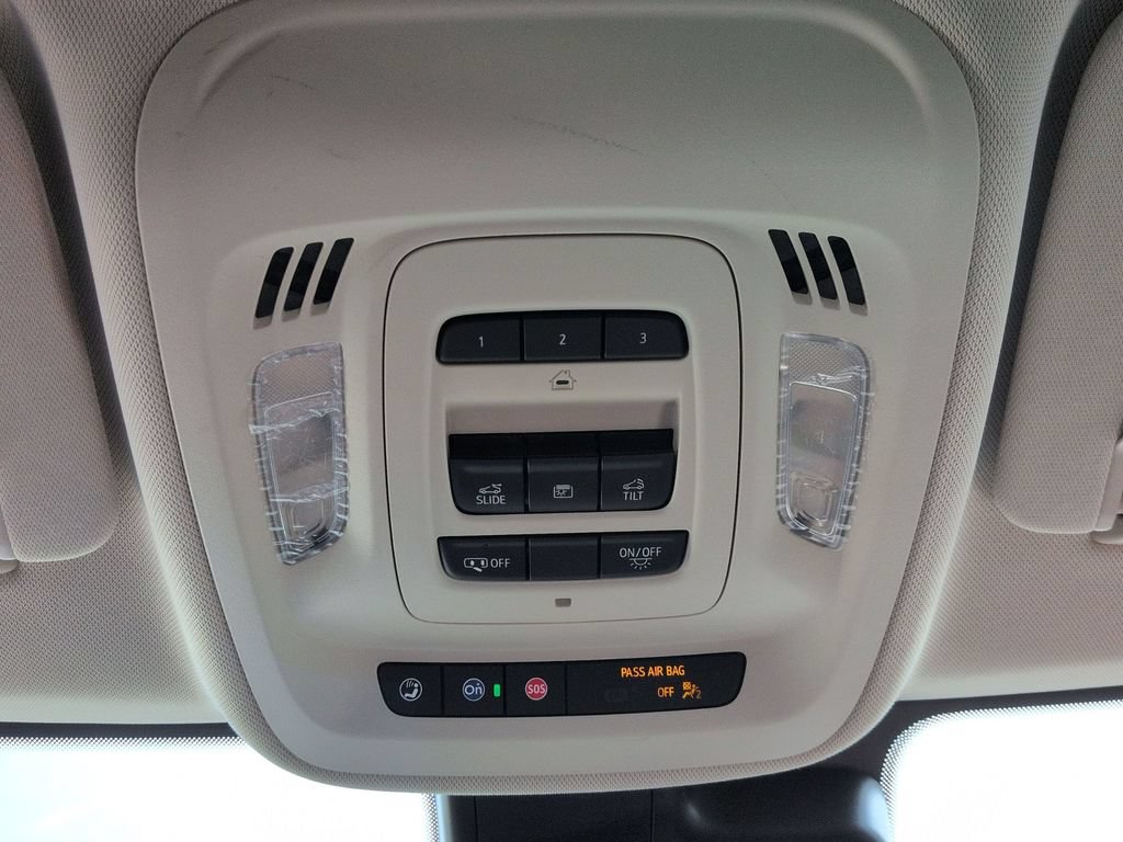Used 2021 Buick Envision Essence w/ Technology Package I AWD/4WD image 20