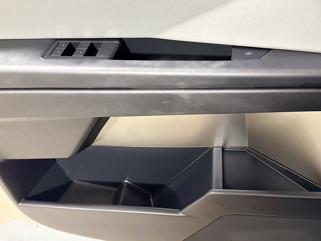 Used 2024 Tesla Cybertruck AWD Crew Cab image 15