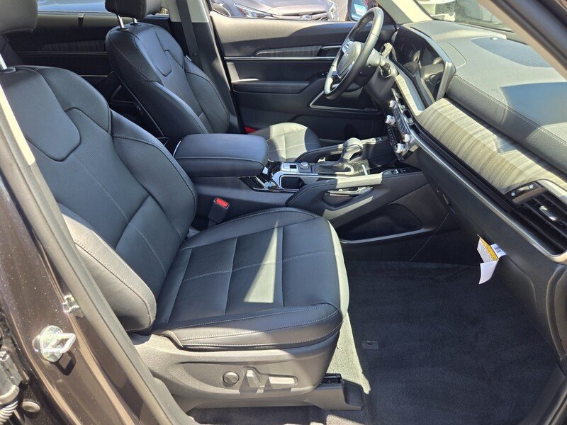 Certified 2025 Kia Telluride EX FWD image 18