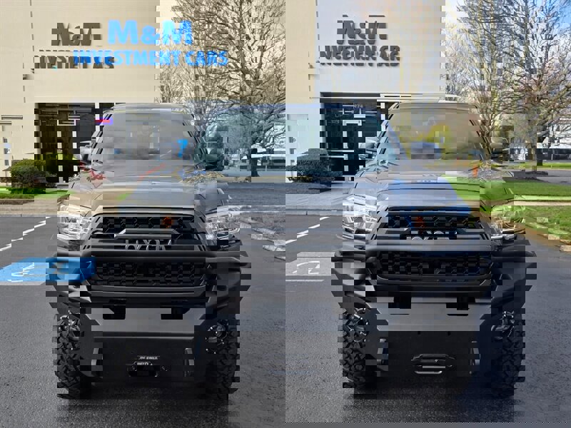 Used 2017 Toyota Tacoma TRD Off-Road w/ Premium & Technology Package image 5