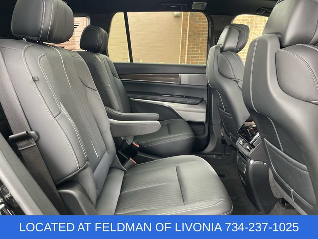 Certified 2026 Cadillac Vistiq Sport w/ LPO, Floor Liner Package AWD/4WD image 27