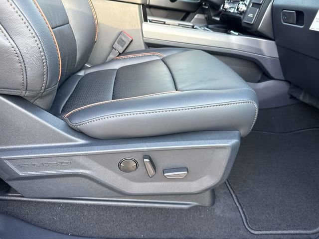 New 2026 Ford F250 Lariat w/ Black Appearance Package image 16
