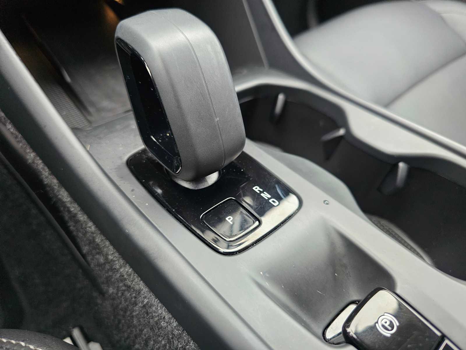 Certified 2025 Volvo XC40 B5 Core w/ Protection Package Premier image 39