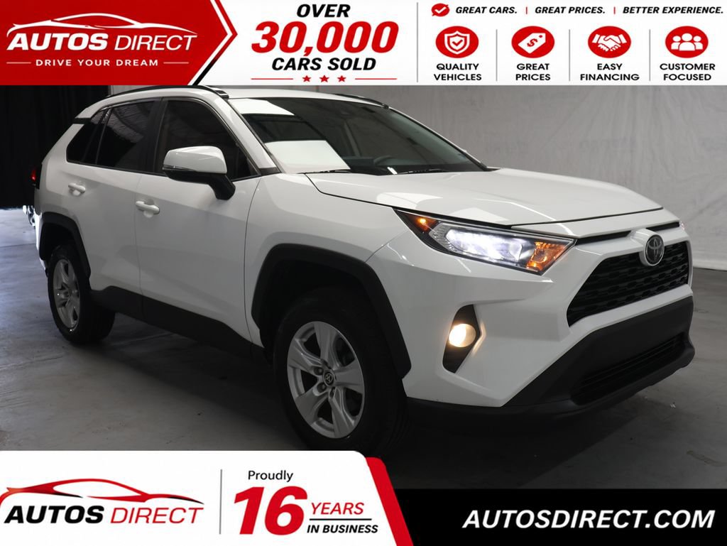 Used 2021 Toyota RAV4 XLE w/ Convenience Package FWD image 1