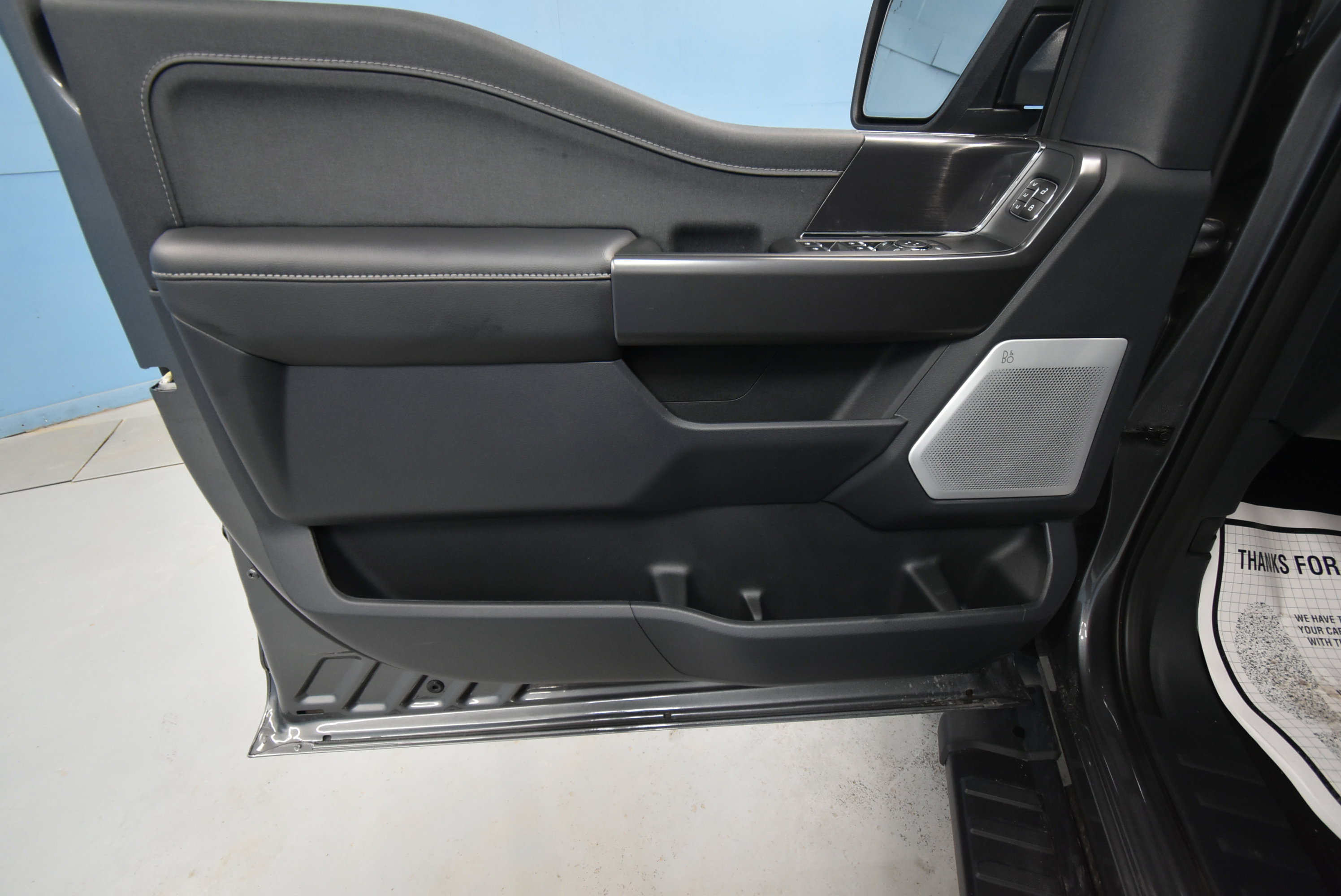 New 2025 Ford F150 Lariat w/ Equipment Group 502A High image 17