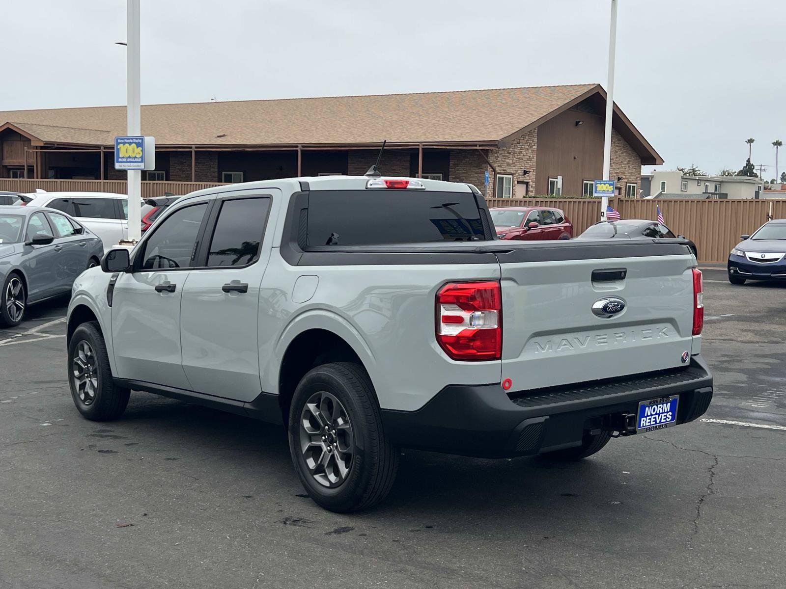 Used 2023 Ford Maverick XLT FWD image 3