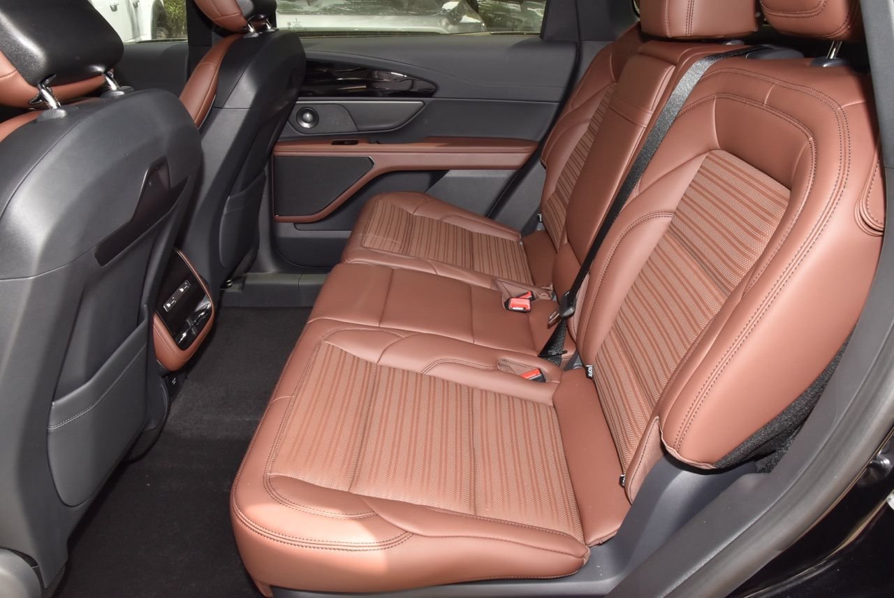 New 2026 Lincoln Nautilus Reserve w/ Jet Appearance Package AWD/4WD image 21