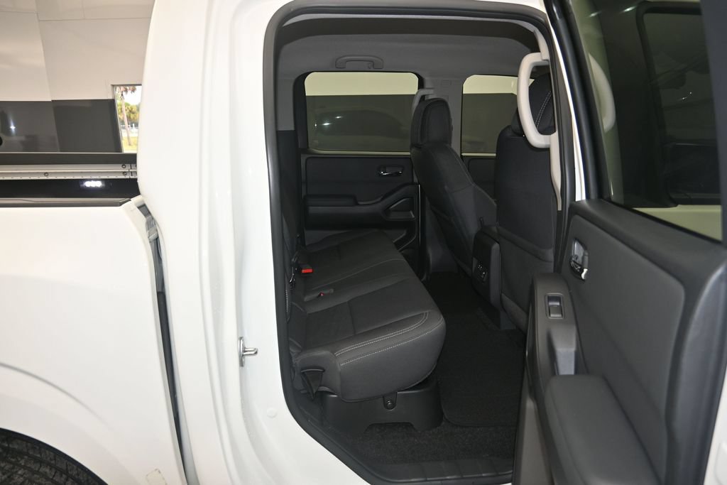 Certified 2022 Nissan Frontier SV RWD image 24