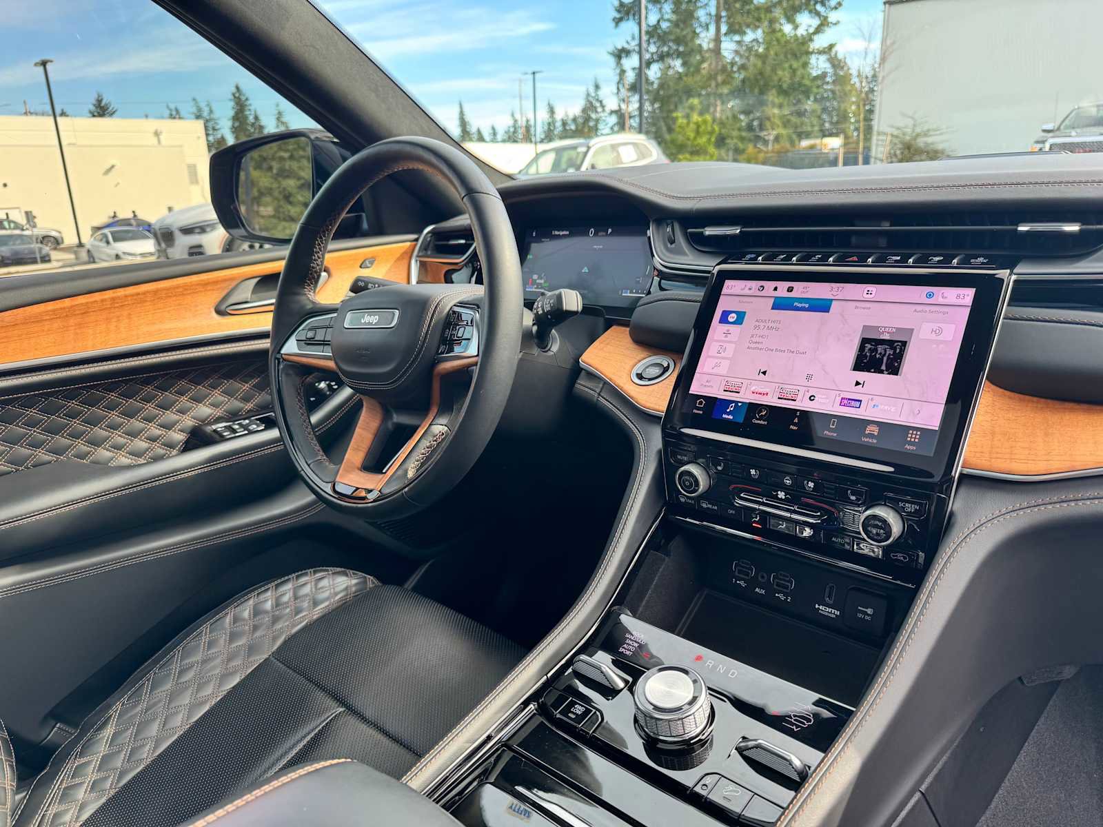 Used 2022 Jeep Grand Cherokee Summit image 12