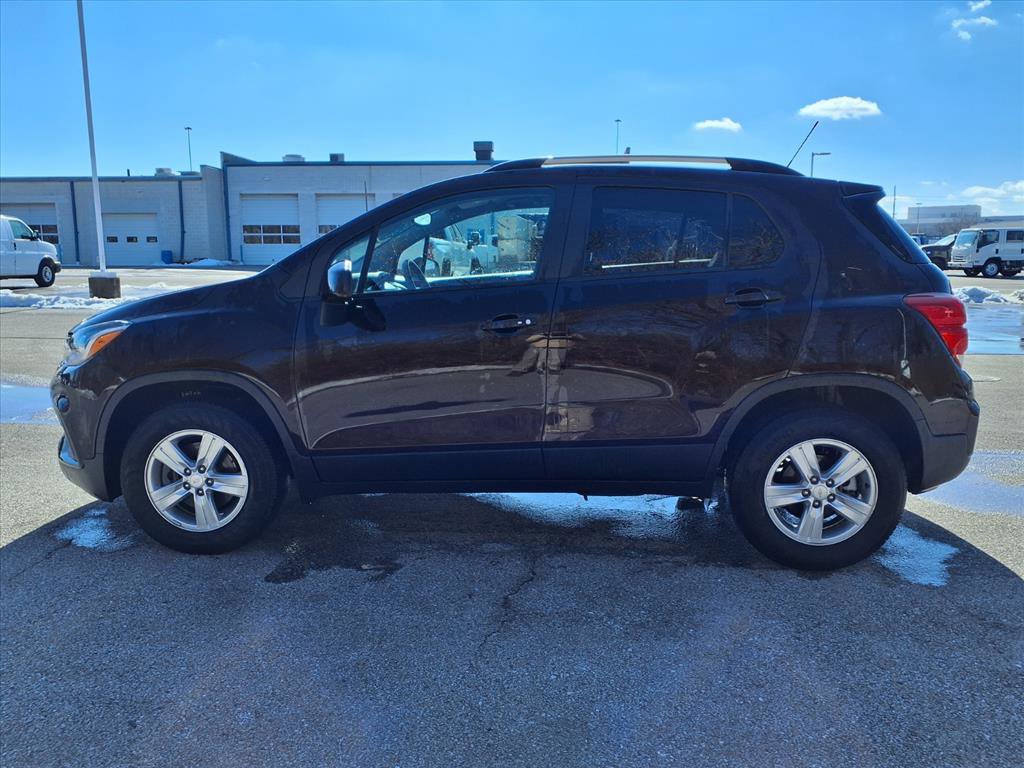 Used 2022 Chevrolet Trax LT w/ LT Convenience Package image 4