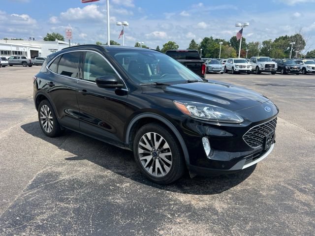 Used 2022 Ford Escape Titanium AWD/4WD image 3