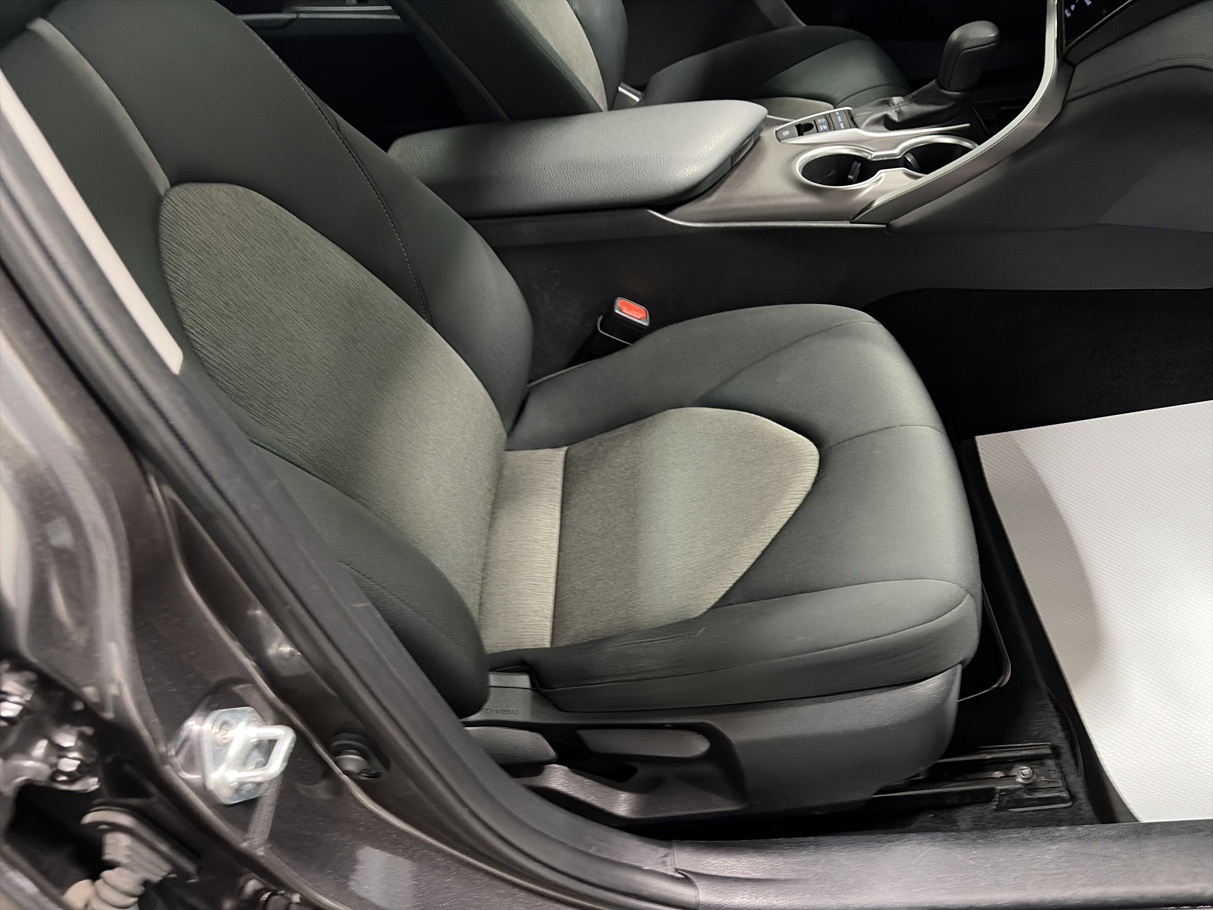 Used 2023 Toyota Camry LE image 30