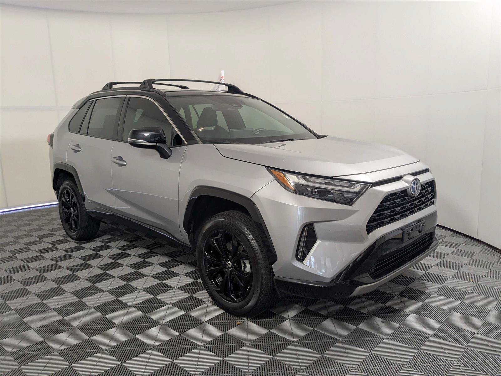 Certified 2022 Toyota RAV4 XSE AWD/4WD image 4