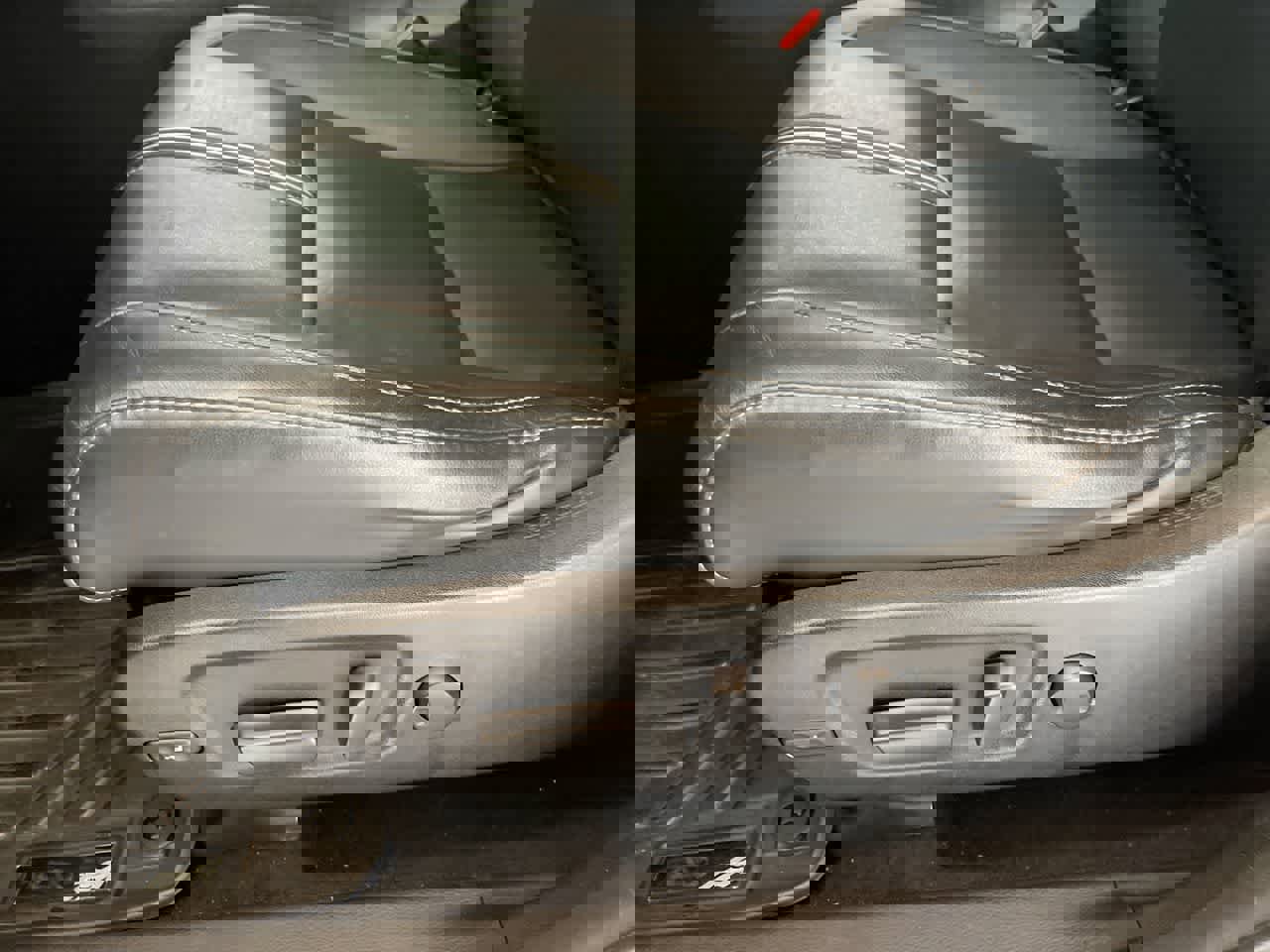 Used 2018 Toyota Highlander SE image 12