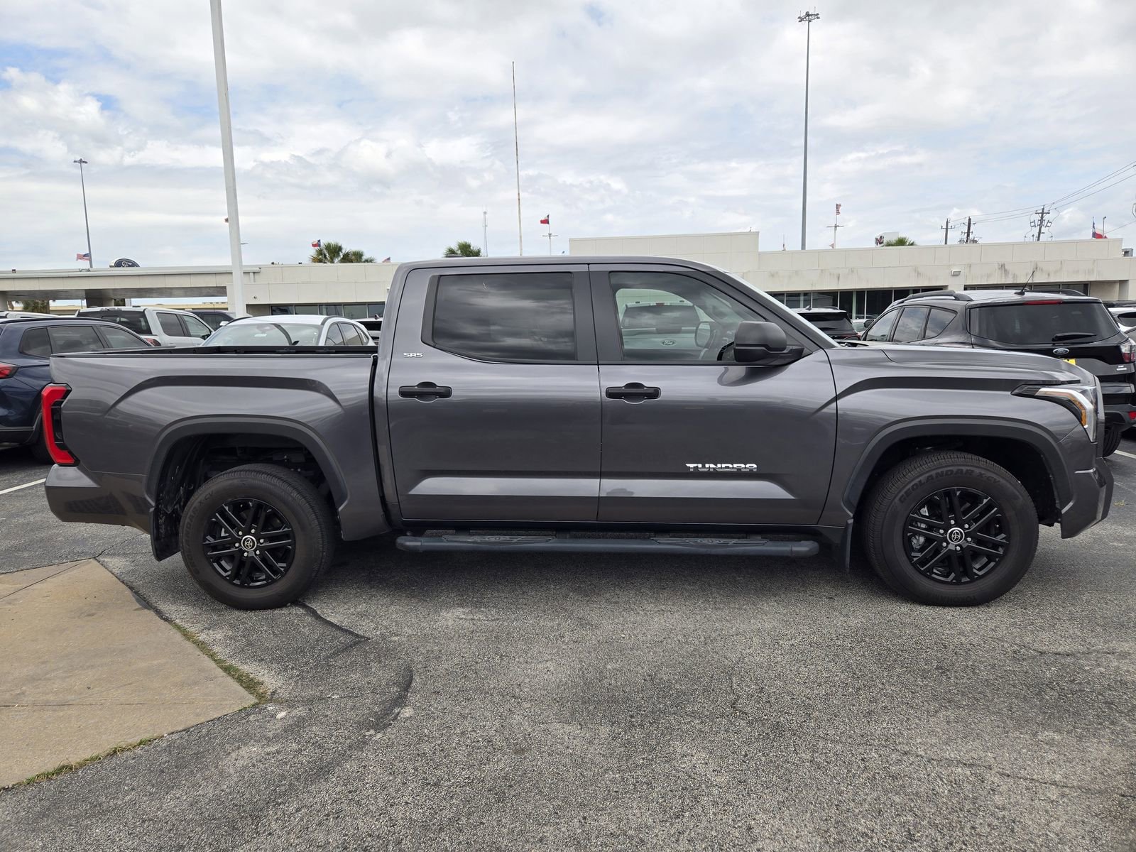 Used 2024 Toyota Tundra SR5 RWD image 4