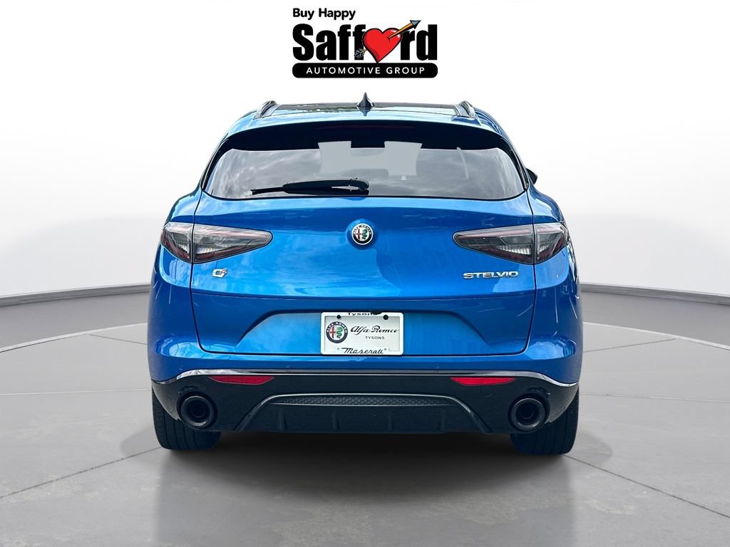 Used 2024 Alfa Romeo Stelvio AWD image 7