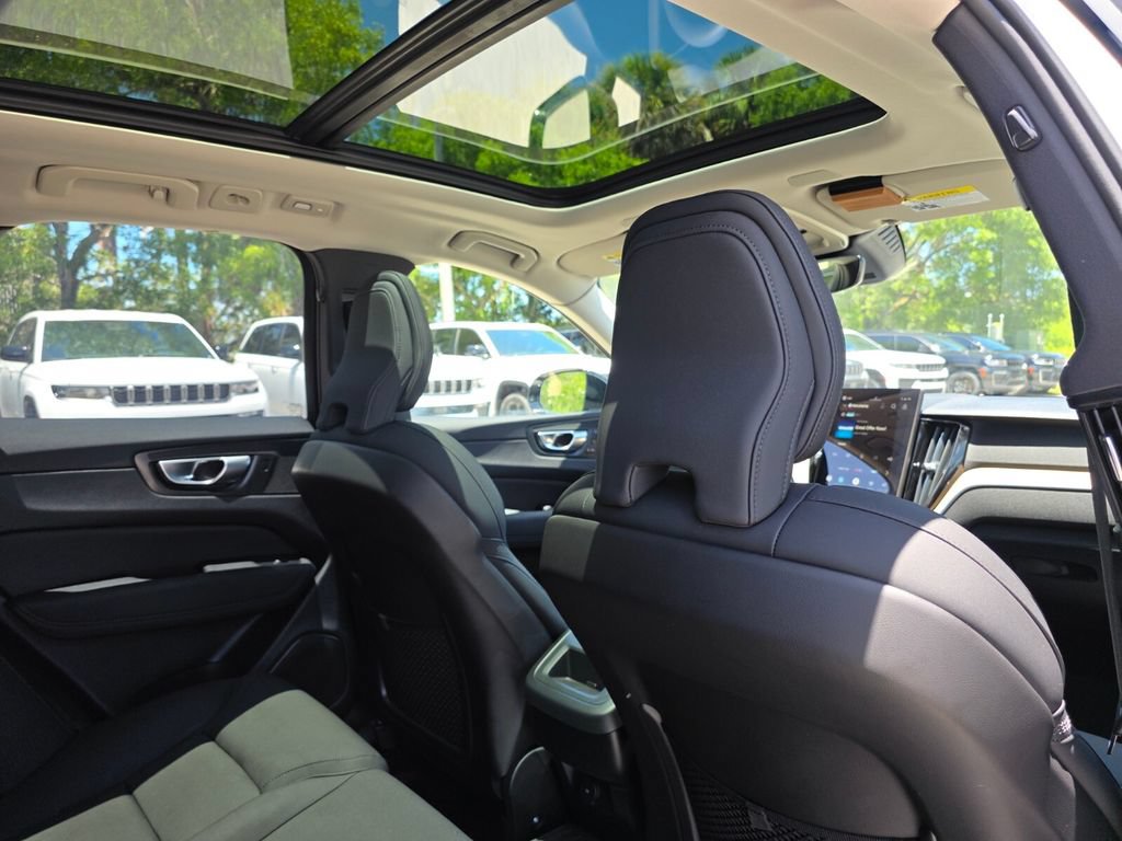 Used 2026 Volvo XC60 B5 Plus w/ Protection Package Premier AWD/4WD image 17