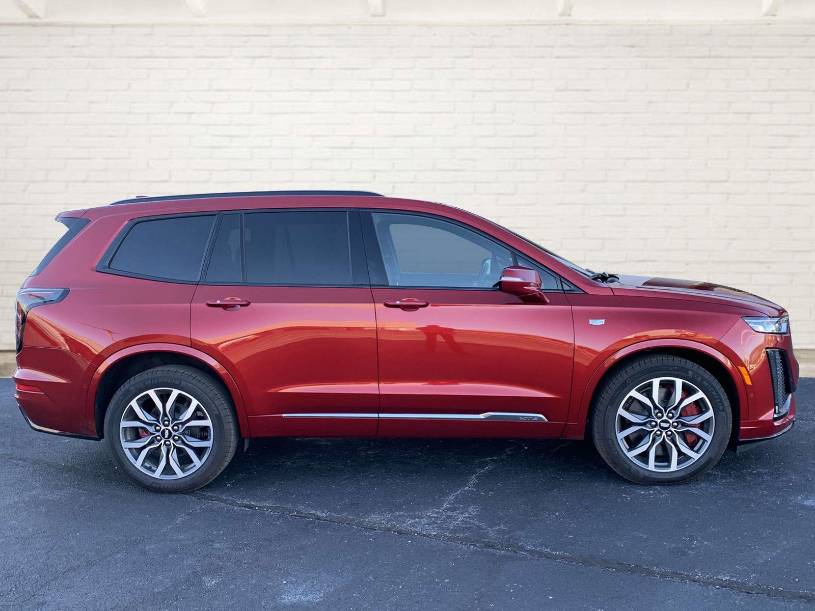 Certified 2024 Cadillac XT6 Sport w/ Platinum Package image 2