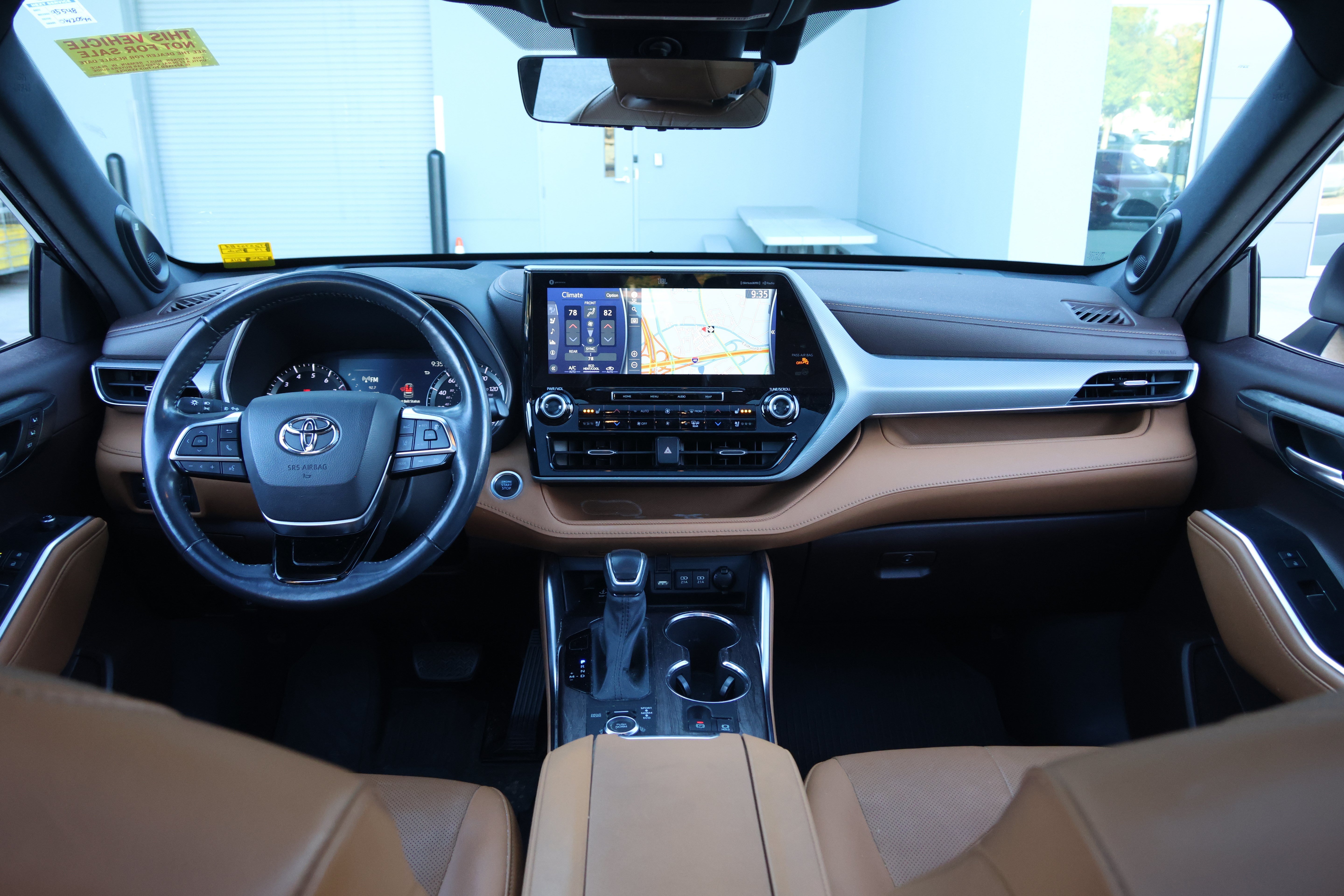 Used 2021 Toyota Highlander Platinum AWD/4WD image 29