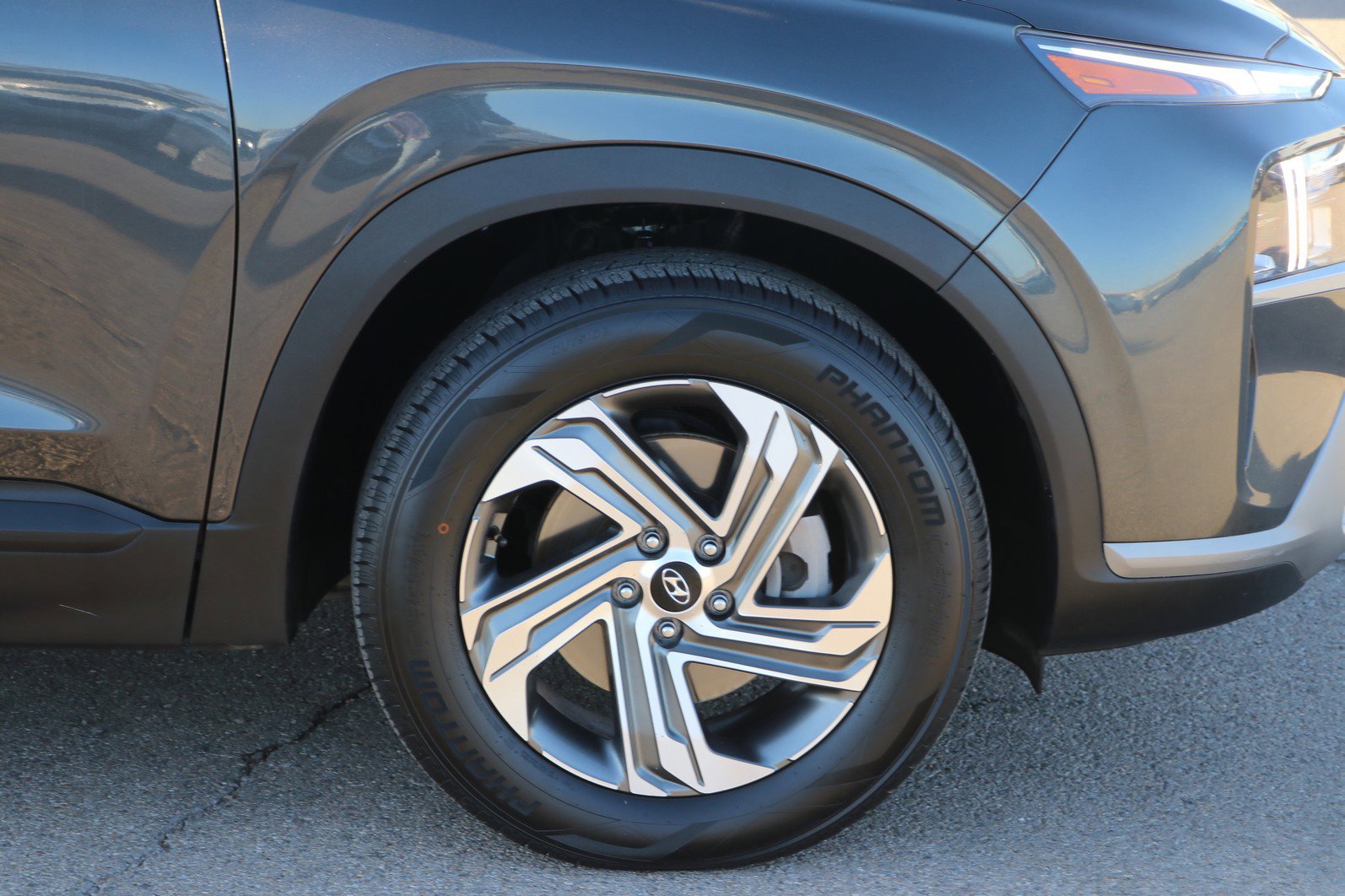 Used 2023 Hyundai Santa Fe SEL image 9