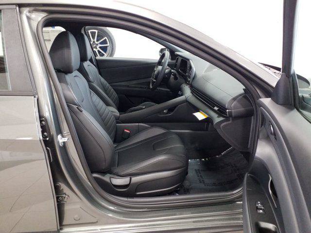 New 2026 Hyundai Elantra SEL Sport FWD image 16
