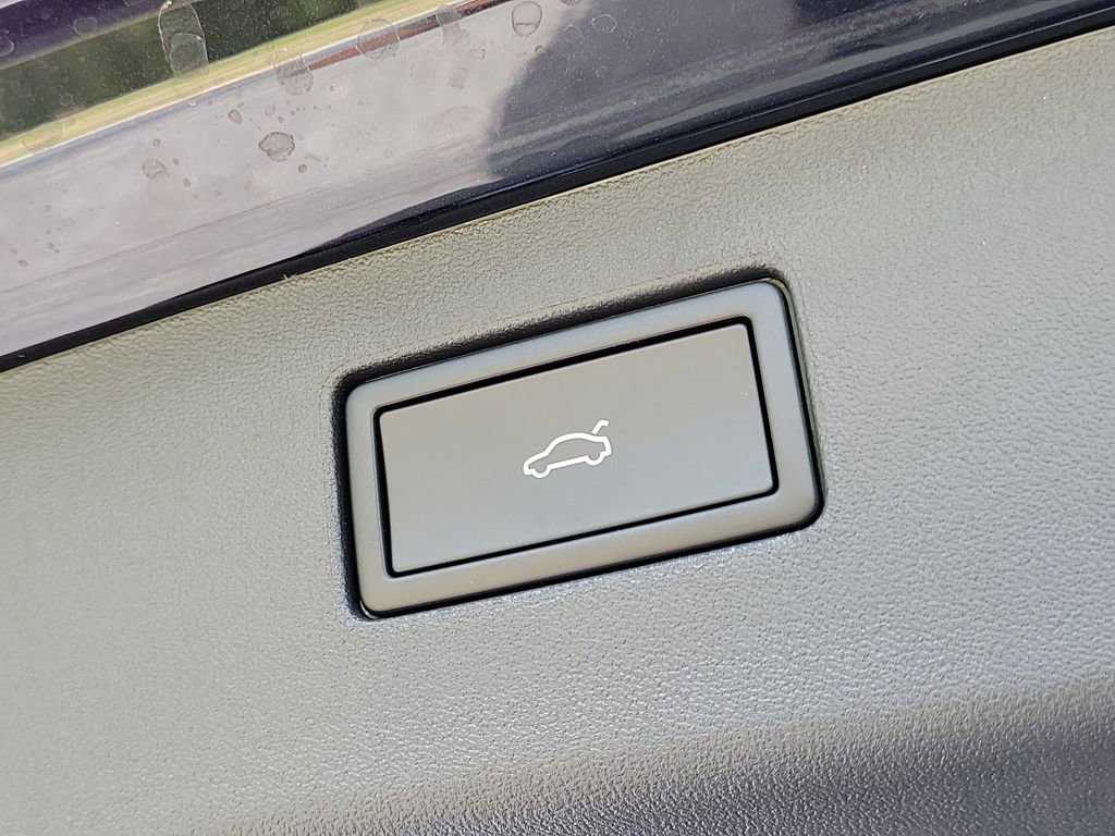 New 2026 Volkswagen Tiguan SEL R-Line AWD/4WD image 7