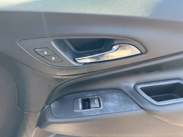 Used 2018 Chevrolet Equinox LT image 33