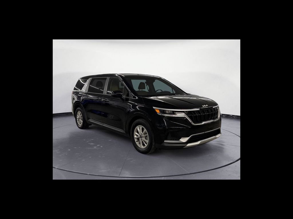 Used 2024 Kia Carnival LX FWD image 8