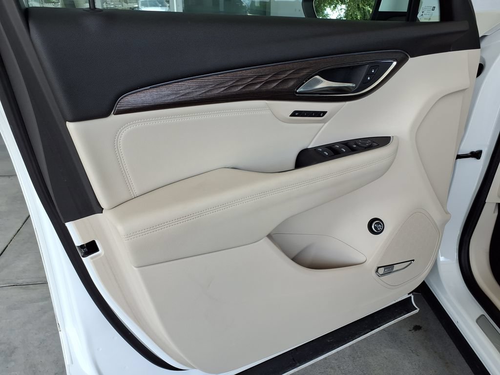 Used 2022 Buick Envision Avenir w/ Technology Package II FWD image 20