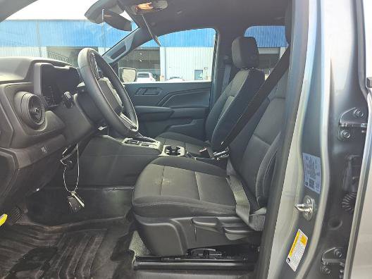 Used 2023 Chevrolet Colorado W/T image 3