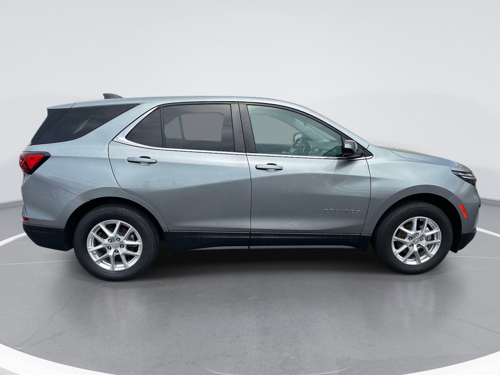 Used 2023 Chevrolet Equinox LT AWD/4WD image 4